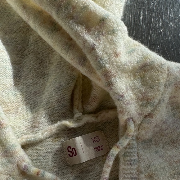 SO Cream Sweater Set: Cropped top and Straight Leg Pants - Picture 6 of 15